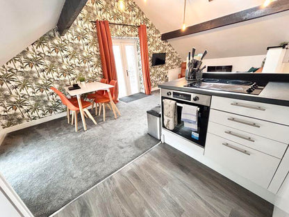 Oxwich Road, Colwyn Bay LL28 (1 Bed)