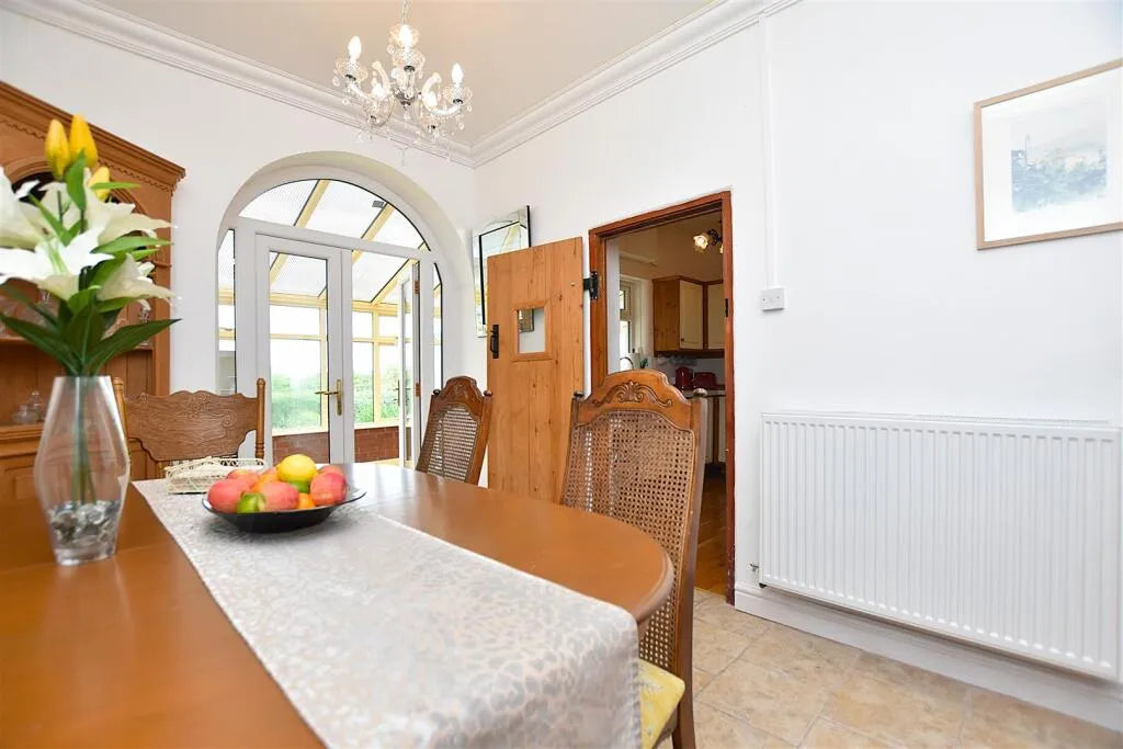 Bangor Road, Wrexham, LL13 0TW