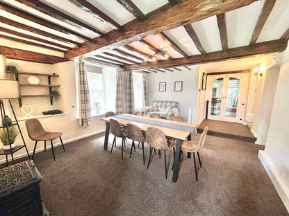 Oxwich Road, Colwyn Bay LL28 (4 Bed)