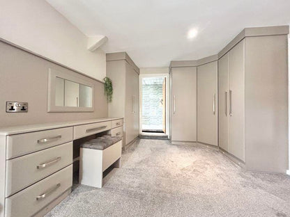 Oxwich Road, Colwyn Bay LL28 (4 Bed)