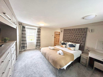 Oxwich Road, Colwyn Bay LL28 (4 Bed)