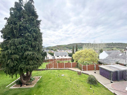 Oxwich Road, Colwyn Bay LL28 (4 Bed)