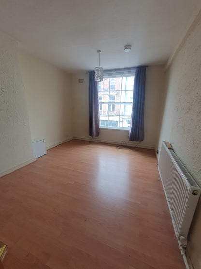 3-Bed Flat | Wrexham (Let Agreed)