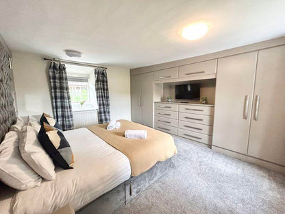 Oxwich Road, Colwyn Bay LL28 (4 Bed)