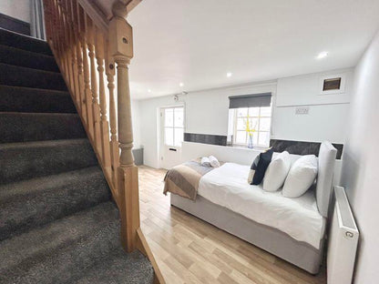 Oxwich Road, Colwyn Bay LL28 (4 Bed)