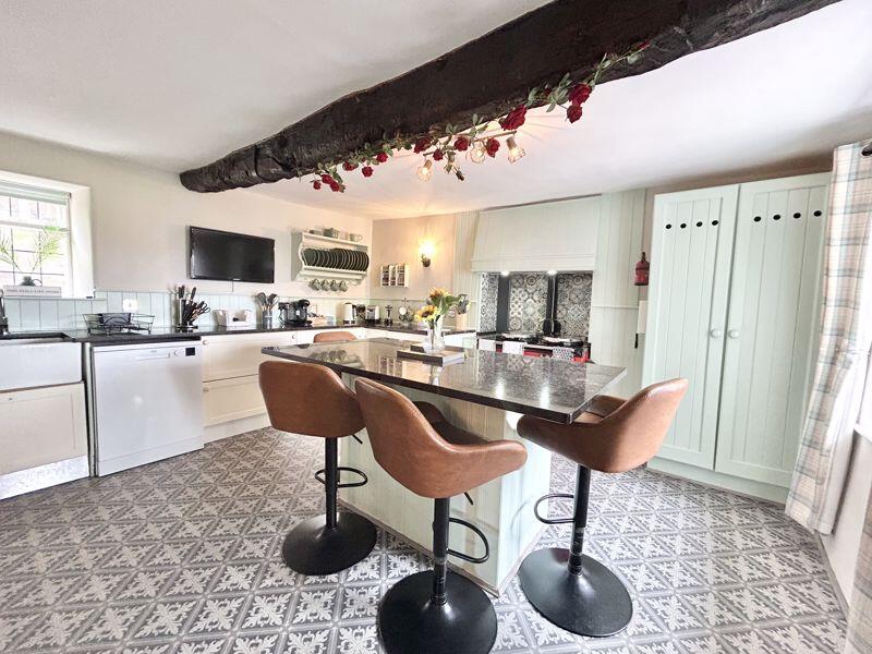 Oxwich Road, Colwyn Bay LL28 (4 Bed)