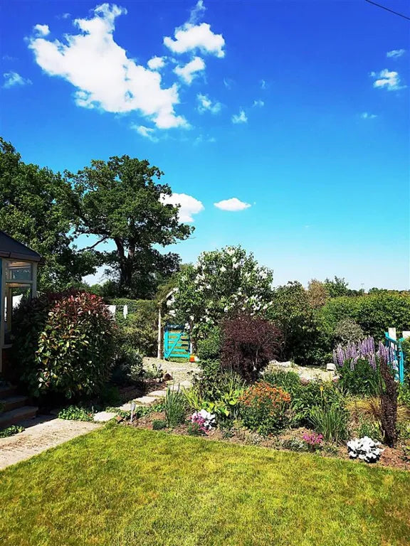 Bangor Road, Wrexham, LL13 0TW