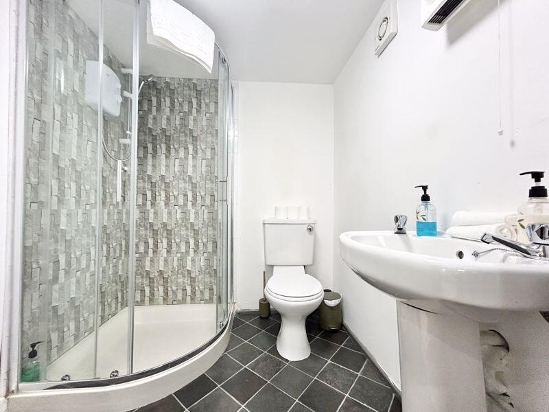 Oxwich Road, Colwyn Bay LL28 (4 Bed)
