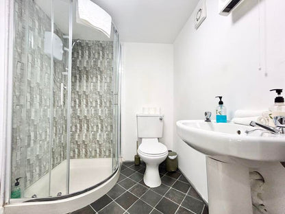 Oxwich Road, Colwyn Bay LL28 (4 Bed)